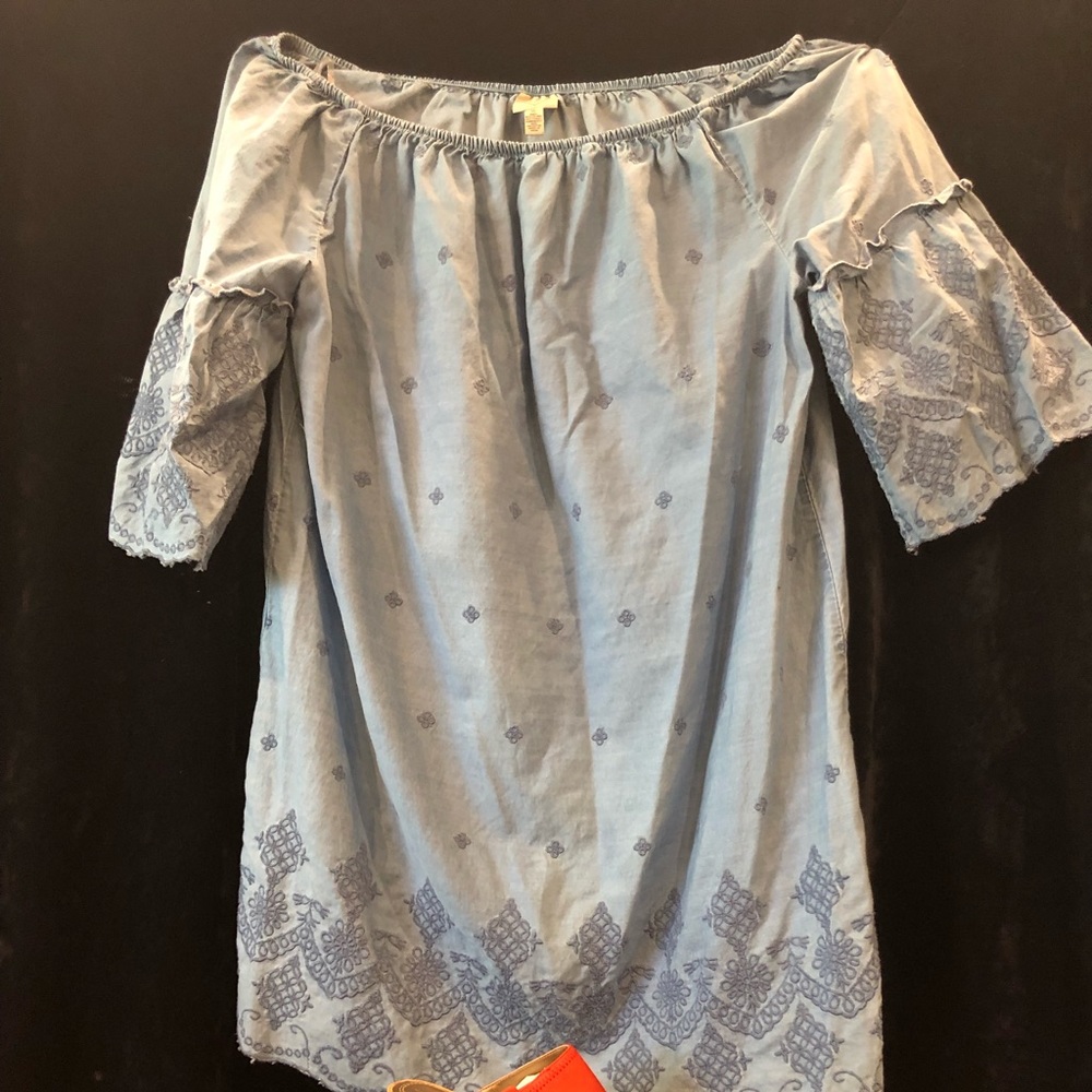 Off the shoulder laser-embroidered sundress